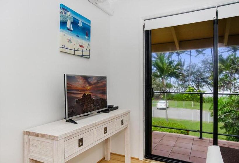 オーシャンビュー２ベッドルームヴィラ, By The Sea Port Douglas