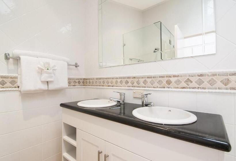 オーシャンビュー２ベッドルームヴィラ, By The Sea Port Douglas