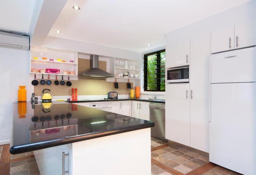 オーシャンビュー２ベッドルームヴィラ, By The Sea Port Douglas