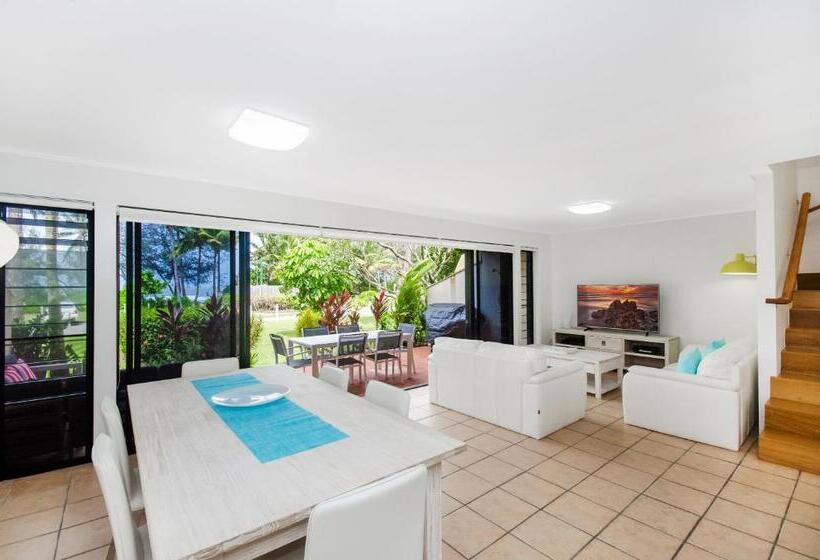 Вилла 2 Спальни Вид на Море, By The Sea Port Douglas