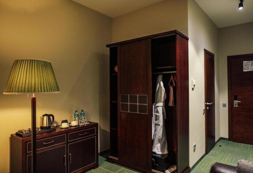 스탠다드 스튜디오, Dastan Aktobe