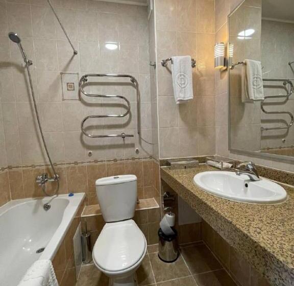 수피리어 룸, Dastan Aktobe