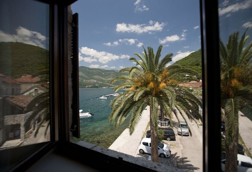 اتاق استاندارد, Carrubba