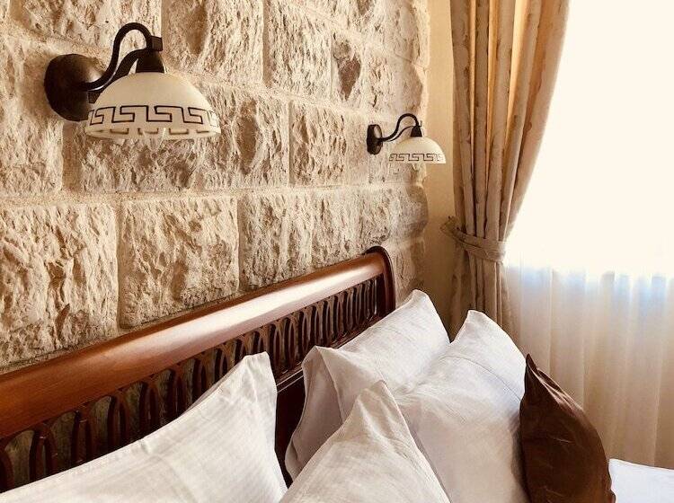 اتاق استاندارد, Carrubba