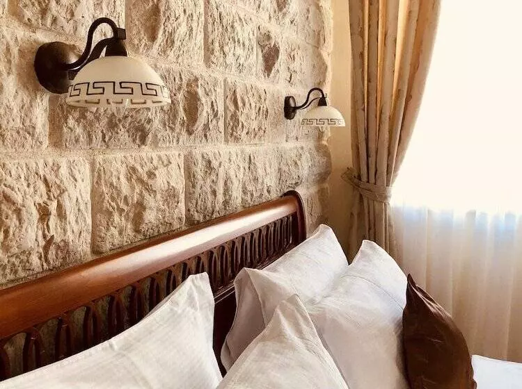 اتاق استاندارد, Carrubba