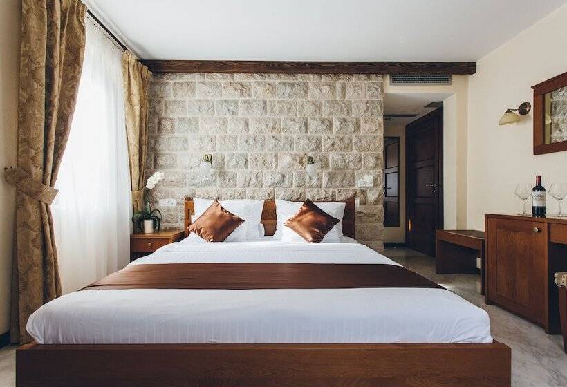 اتاق استاندارد, Carrubba