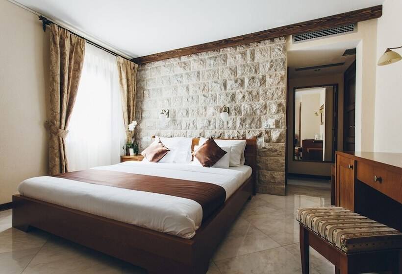 اتاق استاندارد, Carrubba