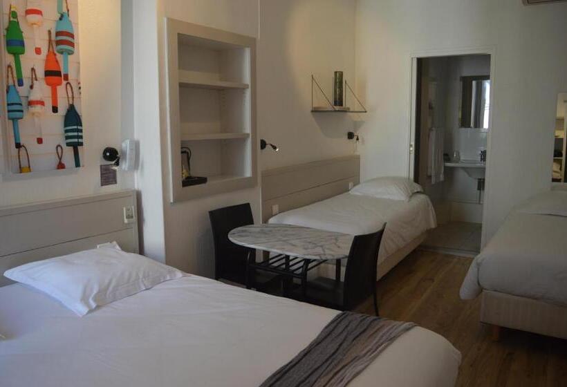 חדר משפחתי, La Marine, Vieux Port