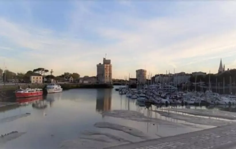اتاق خانوادگی, La Marine, Vieux Port
