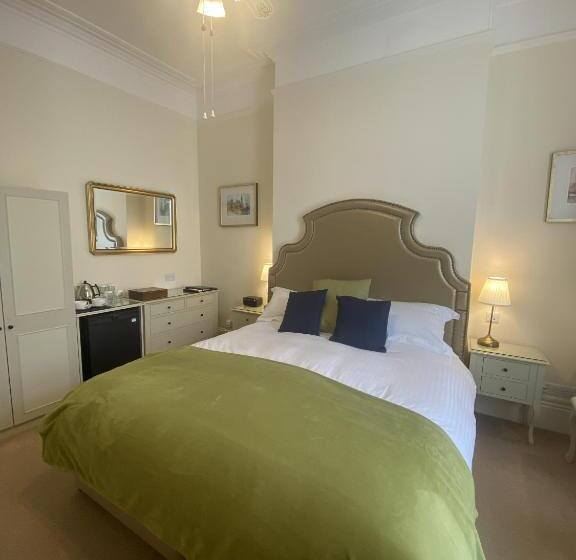 اتاق لوکس, Kingston House