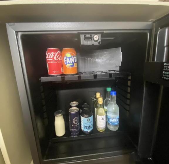 اتاق سوپریور, Kingston House