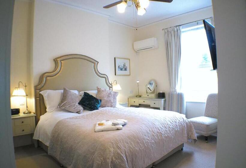 اتاق سوپریور, Kingston House