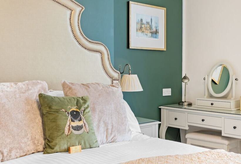 اتاق سوپریور با تخت بزرگ, Kingston House