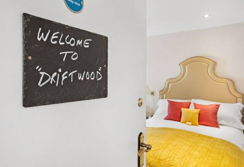 اتاق سوپریور, Kingston House