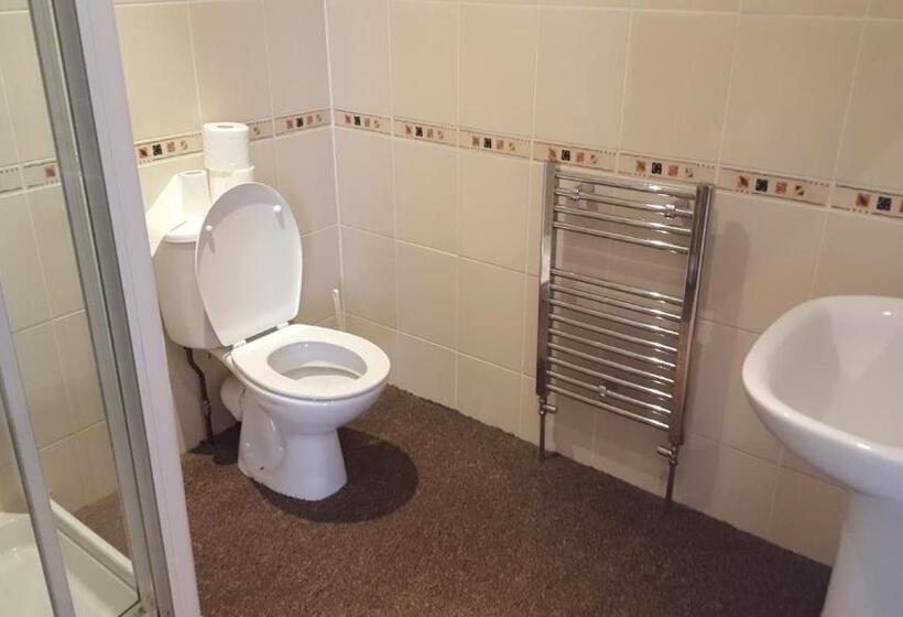 חדר סטנדרט לשלושה, Lexham