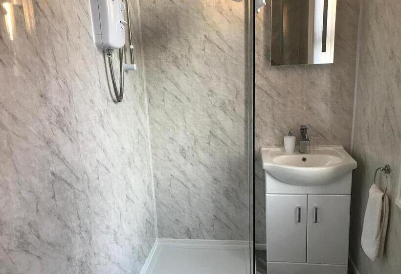 חדר סטנדרט לארבעה, Lexham