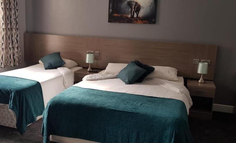 חדר משפחתי דלוקס, Lexham