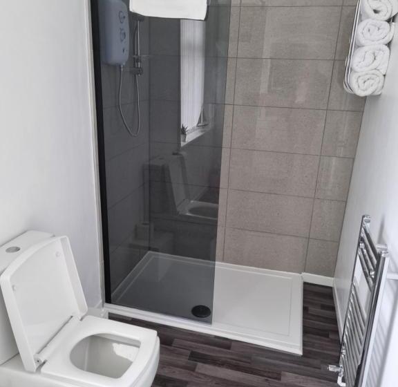 חדר משפחתי דלוקס, Lexham