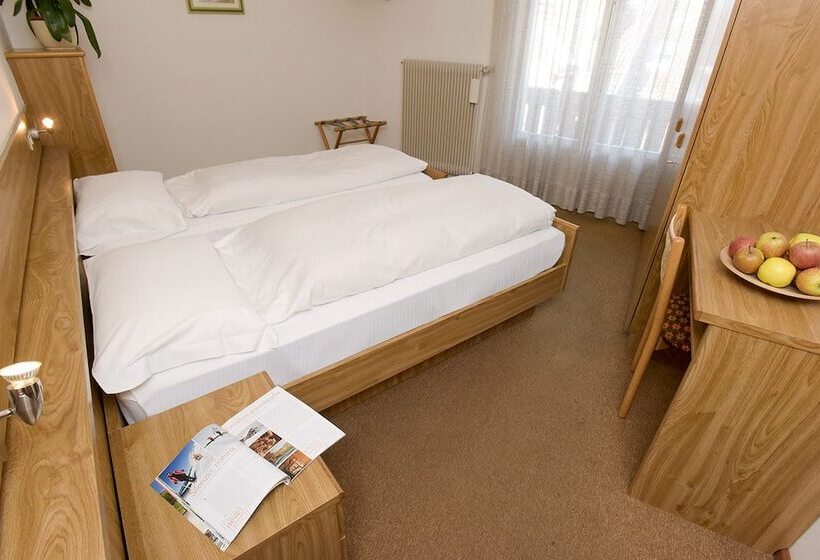 חדר סטנדרט, Maria