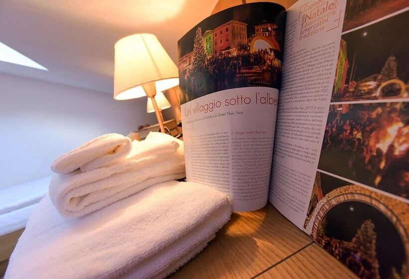 غرفة قياسية ثلاثية, Maria