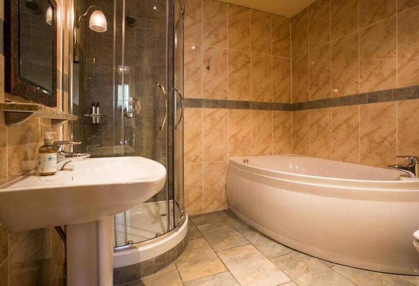 غرفة تنفيذية, Moss Grove Organic