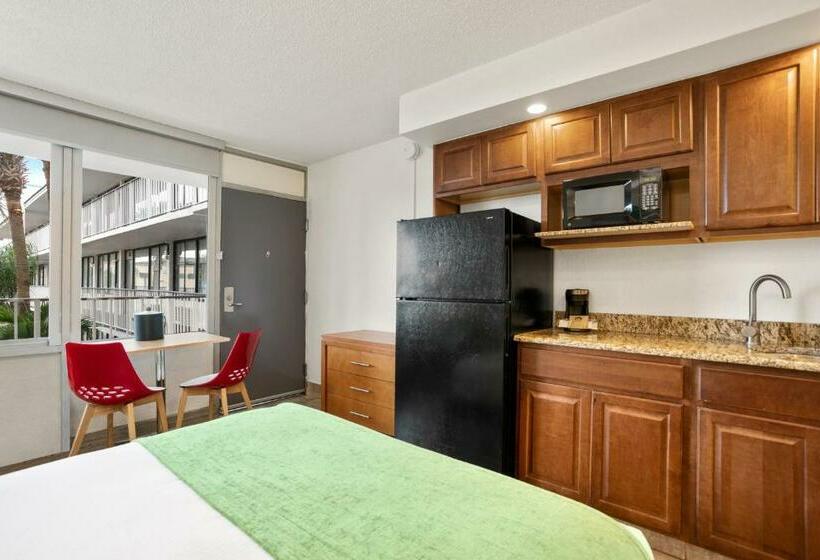 Полулюкс, Park Royal Orlando