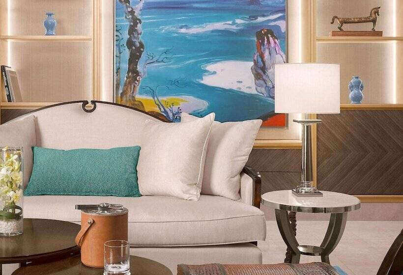 Люкс, Raffles Jakarta