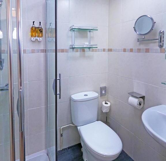 اتاق لوکس, Riviera Lodge