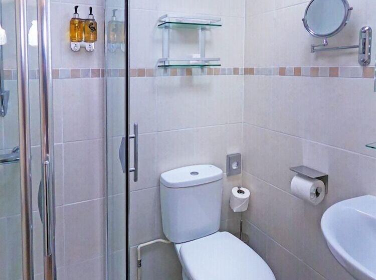 اتاق لوکس, Riviera Lodge