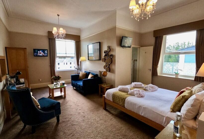 اتاق لوکس با چشمانداز استخر, Riviera Lodge