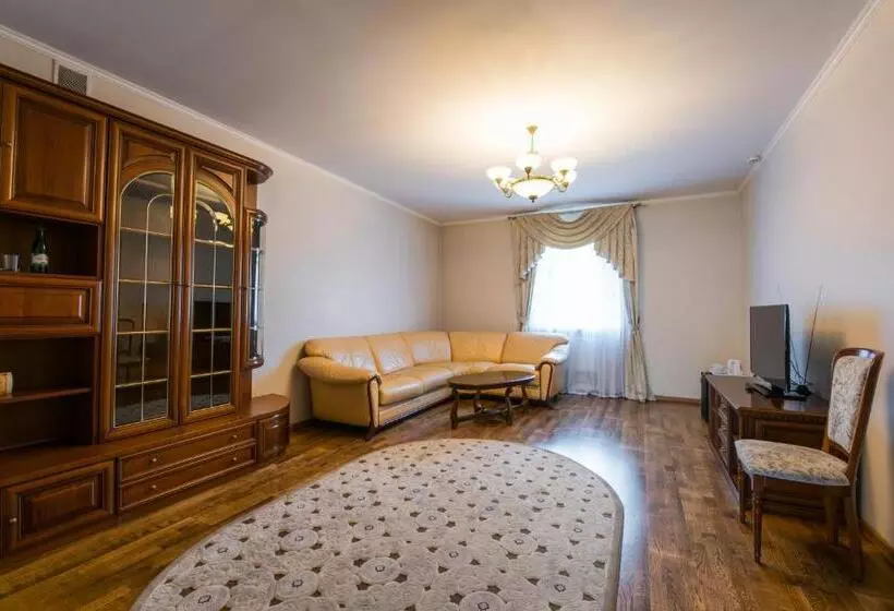 Sviitti, Stanislaviv