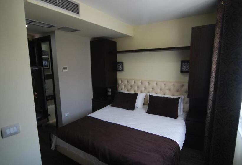 غرفة قياسية, Town House