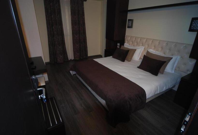 غرفة قياسية, Town House