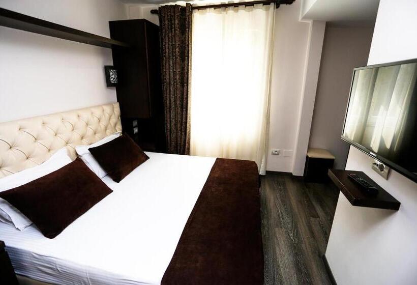 غرفة قياسية, Town House