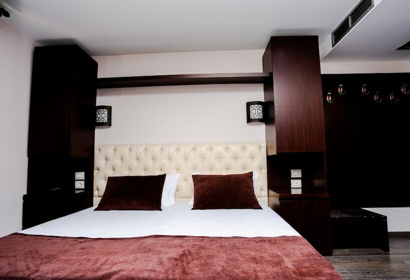 غرفة قياسية, Town House