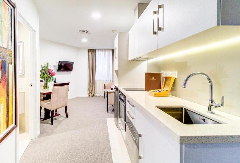 جناح, Vr Queen Street Hotel & Suites