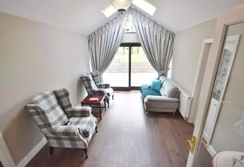 ファミリールーム, Knights Haven B&b