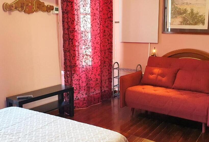 غرفة عائلية, Casa Bracamonte