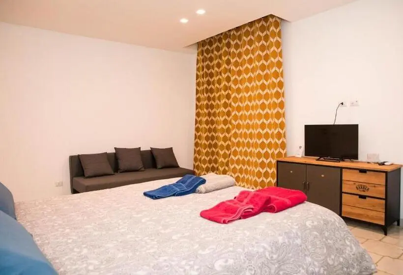Standard Quadruple Room with Balcony, Dimore Dalle Zie