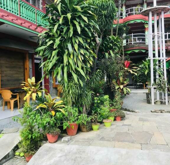 اتاق لوکس با چشمانداز باغ, Buddha Land