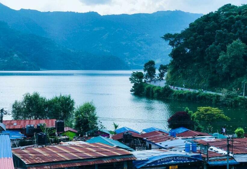 اتاق استاندارد با چشمانداز دریاچه, Buddha Land