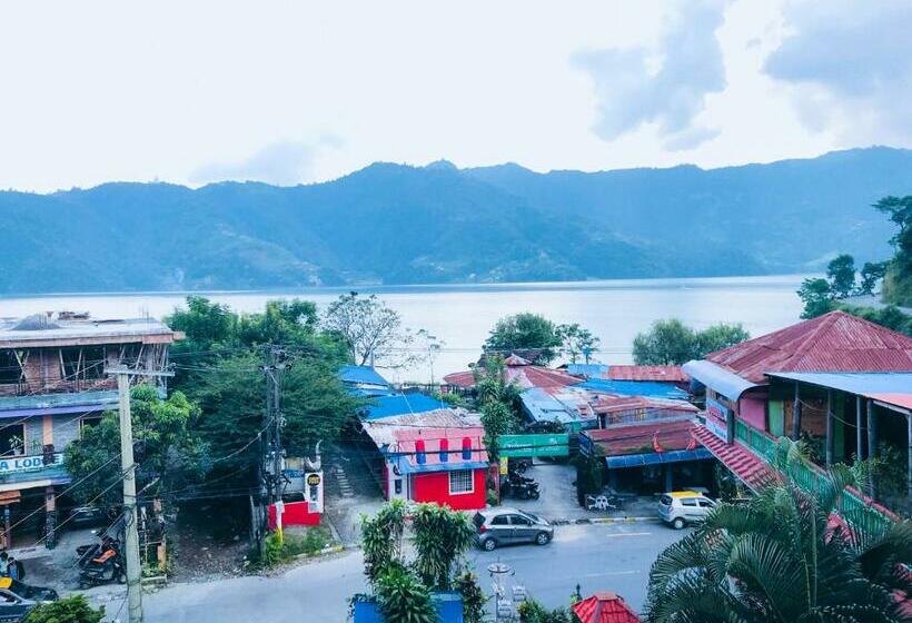 اتاق استاندارد با چشمانداز دریاچه, Buddha Land
