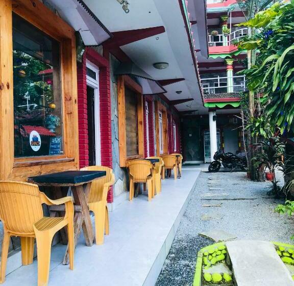 اتاق استاندارد با چشمانداز دریاچه, Buddha Land