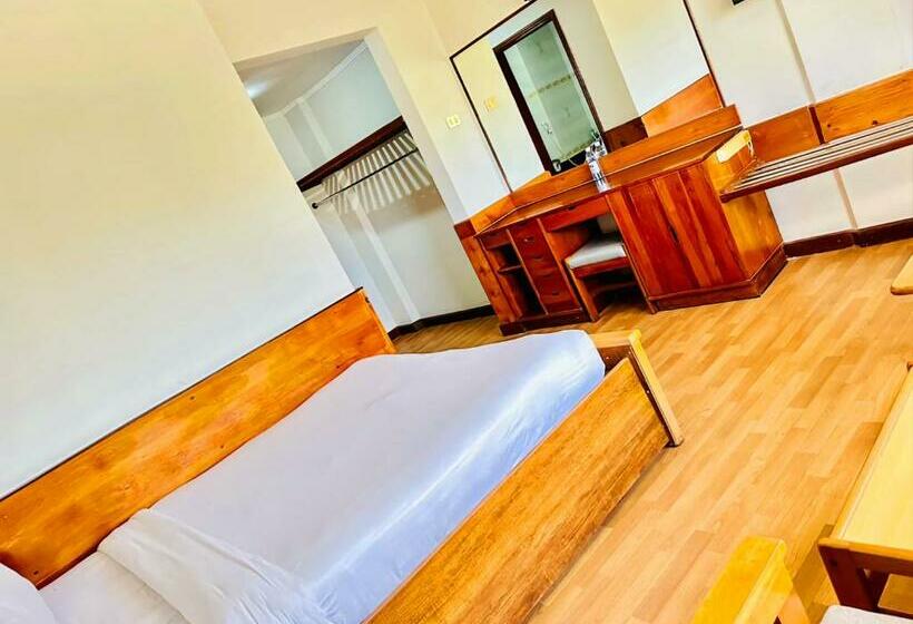 اتاق استاندارد با تخت بزرگ, Royal Village