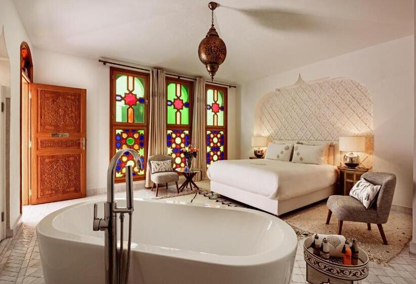 سوییت سوپریور, Emma S Riad