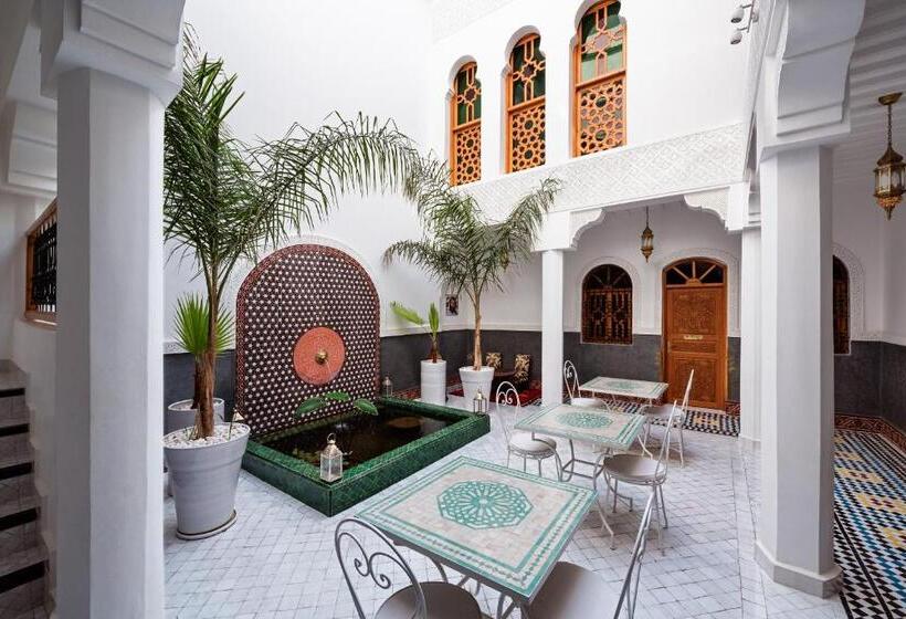 سوییت سوپریور, Emma S Riad