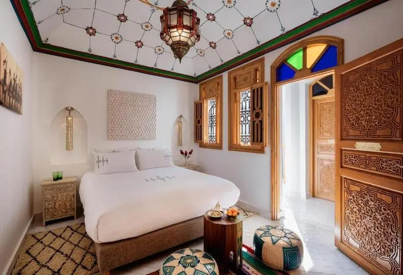 اتاق استاندارد, Emma S Riad