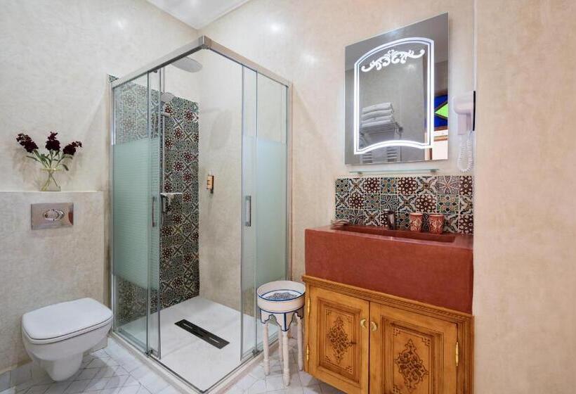 اتاق استاندارد, Emma S Riad