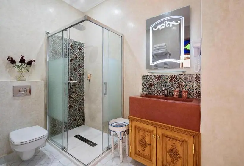 اتاق استاندارد, Emma S Riad