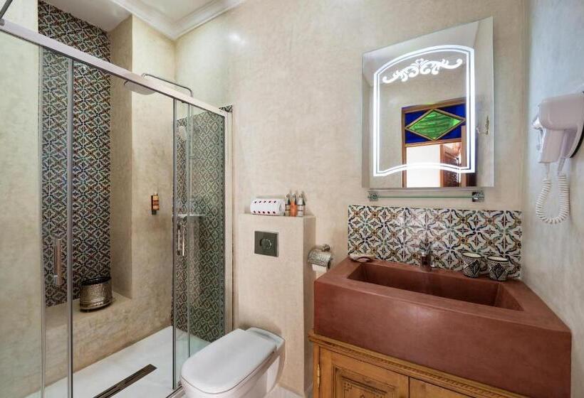 اتاق استاندارد, Emma S Riad